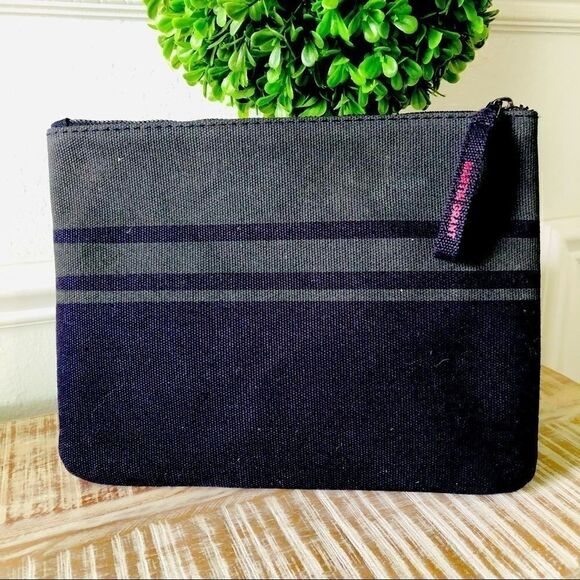 Martin Grant toiletries bag - Picture 1 of 7